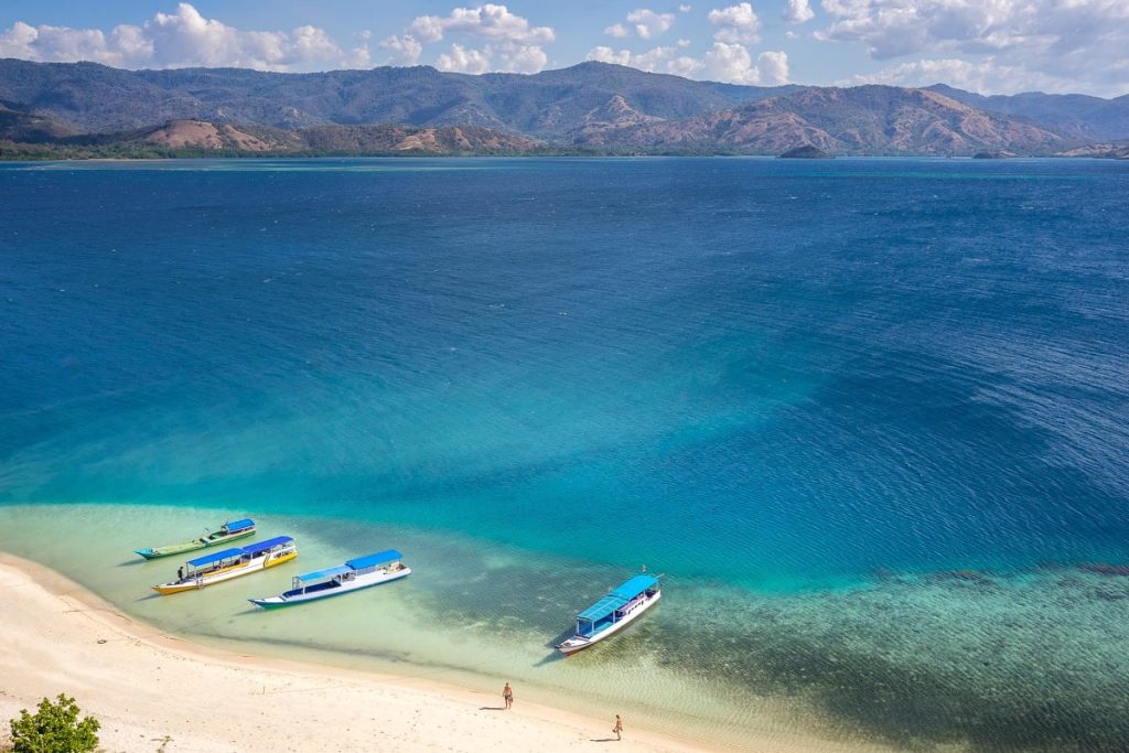 17 island riung marine park - flores wanderlust